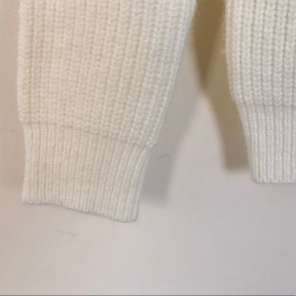 Off the shoulder sweater - Picture 4 of 4